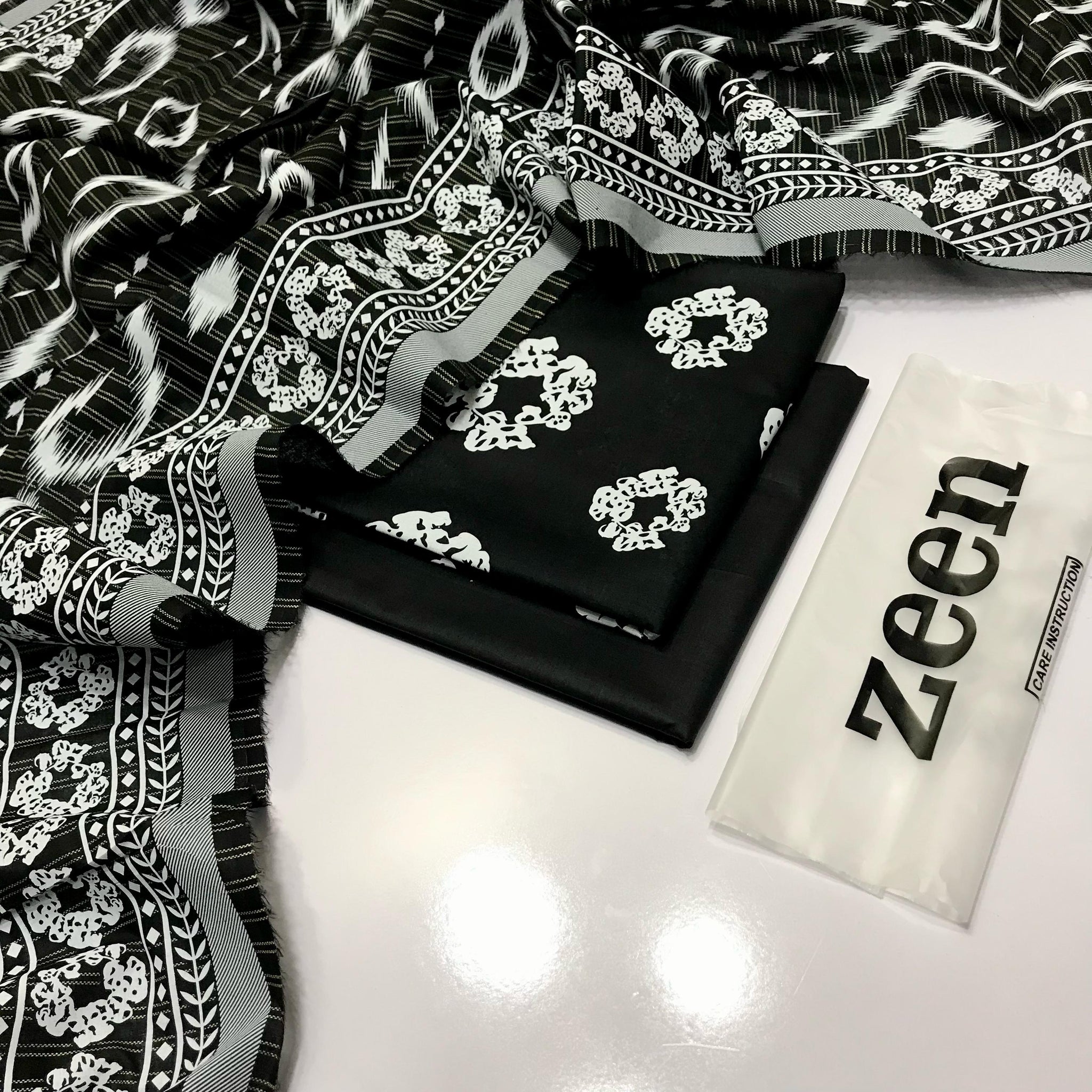 ZEEN LAWN 3PC – Digital Print E313