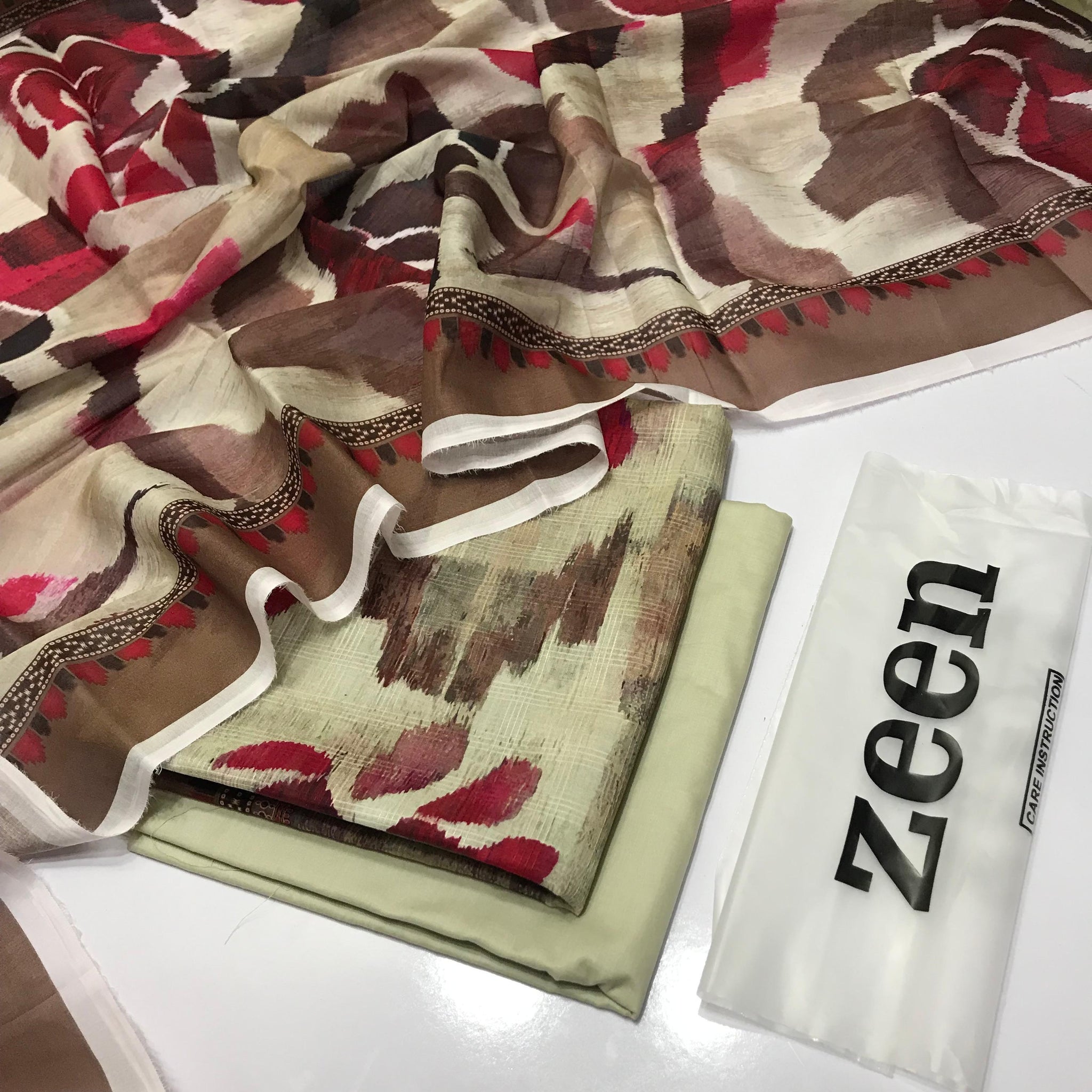 ZEEN LAWN 3PC – Digital Print E305