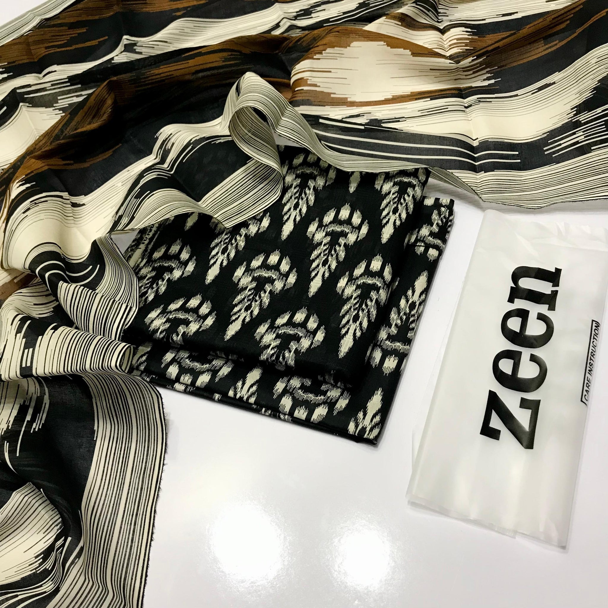 ZEEN BANA DORA LAWN 3PC – Digital Print E301