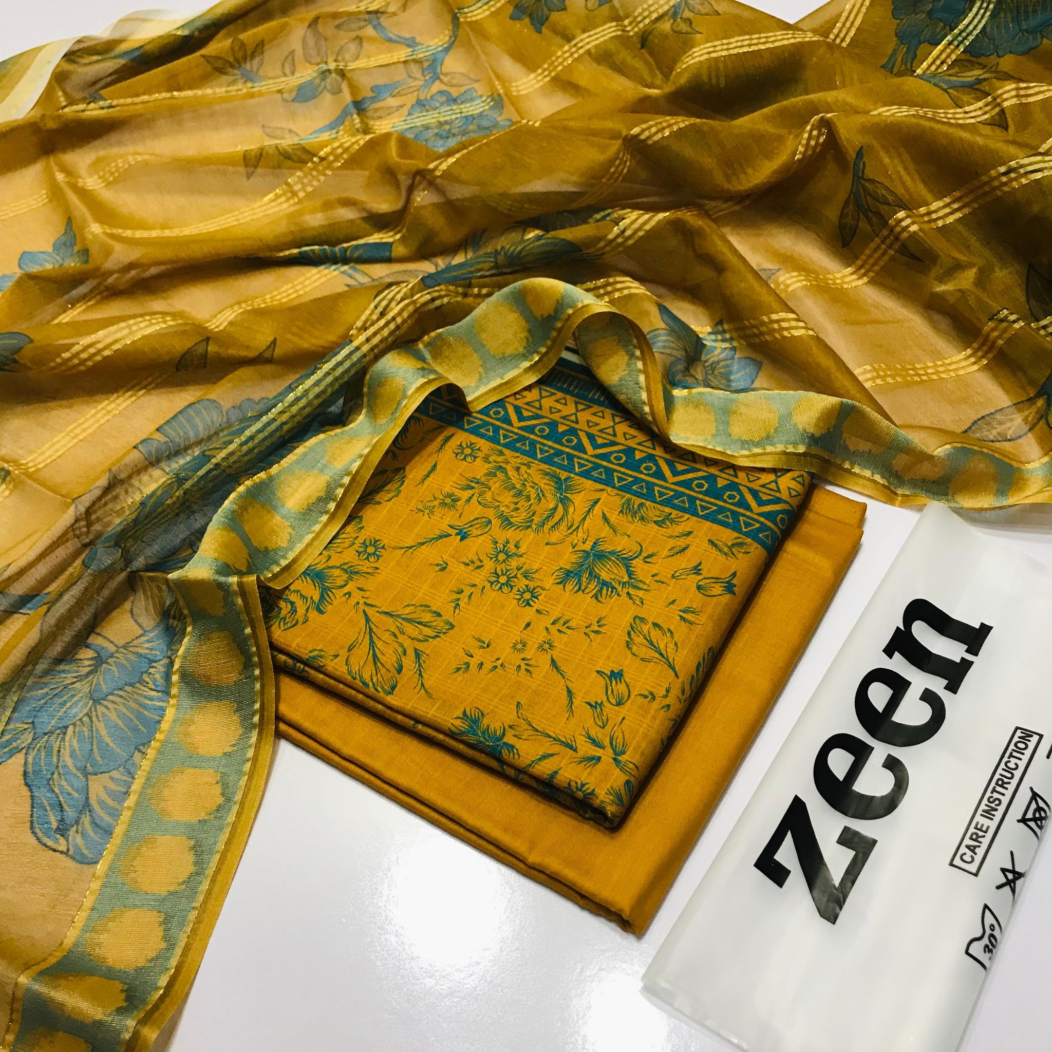 ZEEN LAWN 3PC – Digital Print E325